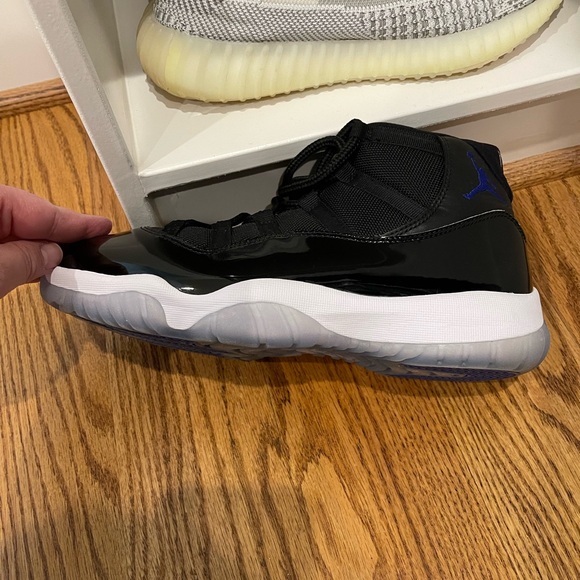 100% authentic 2006 Retro 11 Space Jam! Lightly worn and Stock X verified 10.5 main image 9